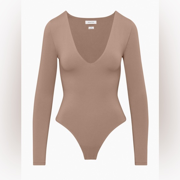 Babaton Aritzia | Contour V-Neck Longsleeve Bodysuit Size: Small - Picture 2 of 6